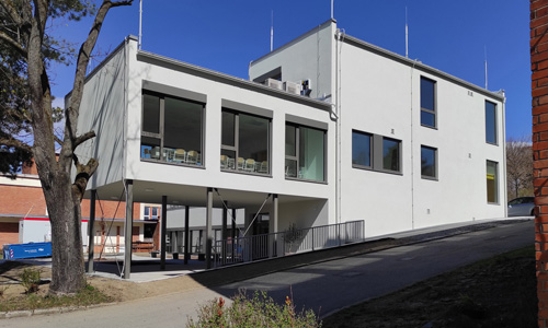 Modulární novostavbu nových učeben ZŠ JINOTAJ ve Zlíně vytápí podlahové topení fermacell® Therm25™